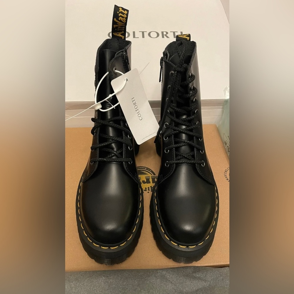Dr.Martens JADON BOOT SMOOTH
LEATHER PLATFORMS